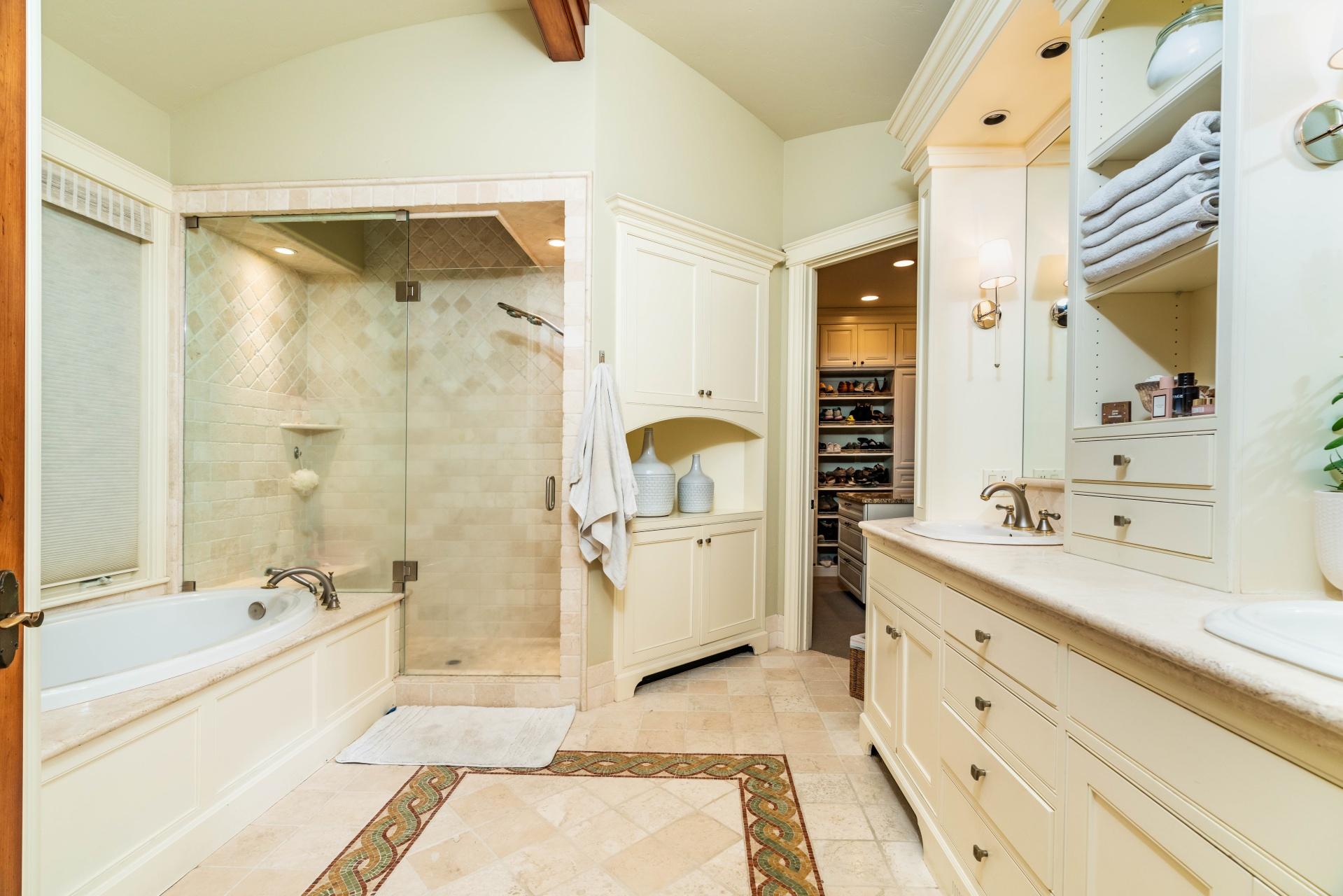 Broken Top - Residential