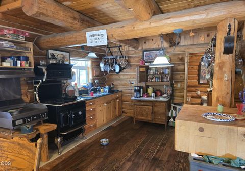 Tiny photo for 123415 Surveyor Road, Crescent Lake, OR 97733 (MLS # 220223966)