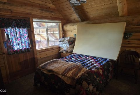 Tiny photo for 123415 Surveyor Road, Crescent Lake, OR 97733 (MLS # 220223966)