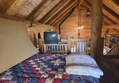Tiny photo for 123415 Surveyor Road, Crescent Lake, OR 97733 (MLS # 220223966)