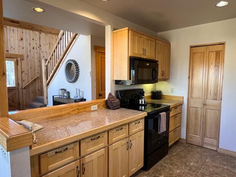 Tiny photo for 1540 Cinnamon Teal Drive #EC3B, Redmond, OR 97756 (MLS # 220213207)