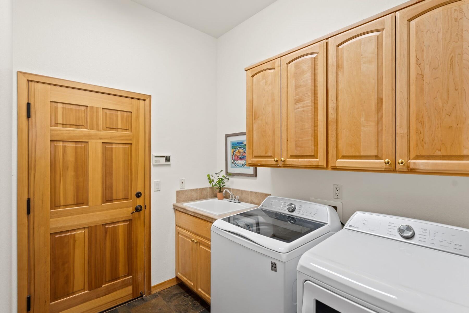 Skyliner Summit - Residential