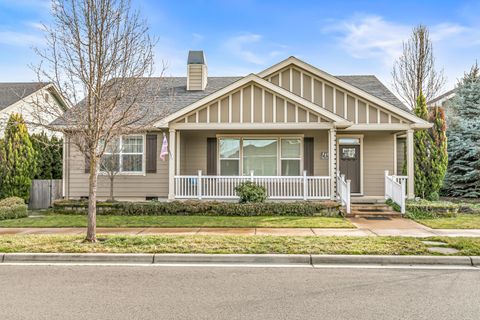 Photo of 545 Bridge Creek Drive, Central Point, OR 97502 (MLS # 220214071)