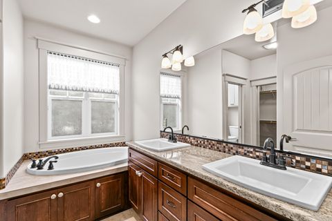 Tiny photo for 545 Bridge Creek Drive, Central Point, OR 97502 (MLS # 220214071)