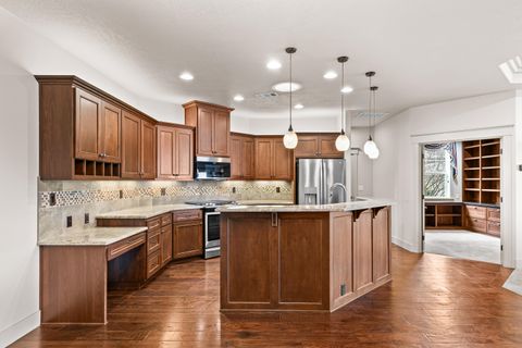 Tiny photo for 545 Bridge Creek Drive, Central Point, OR 97502 (MLS # 220214071)