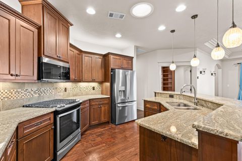 Tiny photo for 545 Bridge Creek Drive, Central Point, OR 97502 (MLS # 220214071)