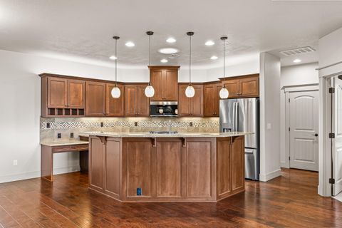 Tiny photo for 545 Bridge Creek Drive, Central Point, OR 97502 (MLS # 220214071)