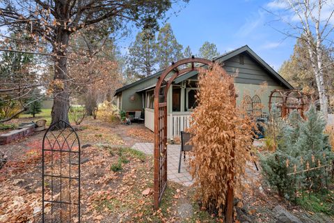 Tiny photo for 20743 Blacksmith Circle, Bend, OR 97702 (MLS # 220211943)