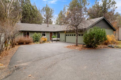 Tiny photo for 20743 Blacksmith Circle, Bend, OR 97702 (MLS # 220211943)