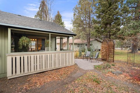 Tiny photo for 20743 Blacksmith Circle, Bend, OR 97702 (MLS # 220211943)