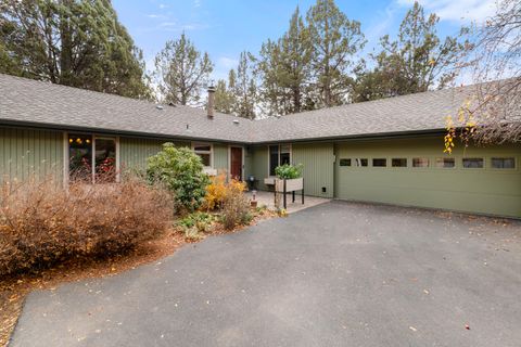 Tiny photo for 20743 Blacksmith Circle, Bend, OR 97702 (MLS # 220211943)