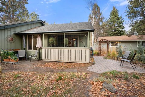 Tiny photo for 20743 Blacksmith Circle, Bend, OR 97702 (MLS # 220211943)