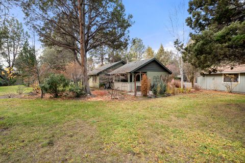 Tiny photo for 20743 Blacksmith Circle, Bend, OR 97702 (MLS # 220211943)