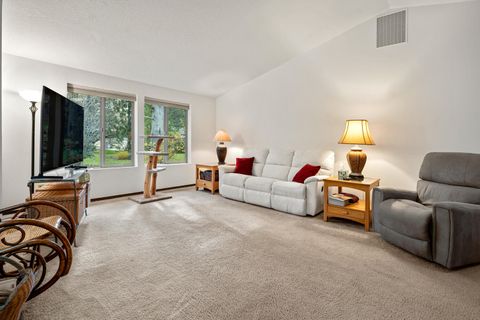 Tiny photo for 20743 Blacksmith Circle, Bend, OR 97702 (MLS # 220211943)