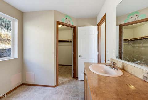 Tiny photo for 875 Jacoby Street, Gold Hill, OR 97525 (MLS # 220227016)