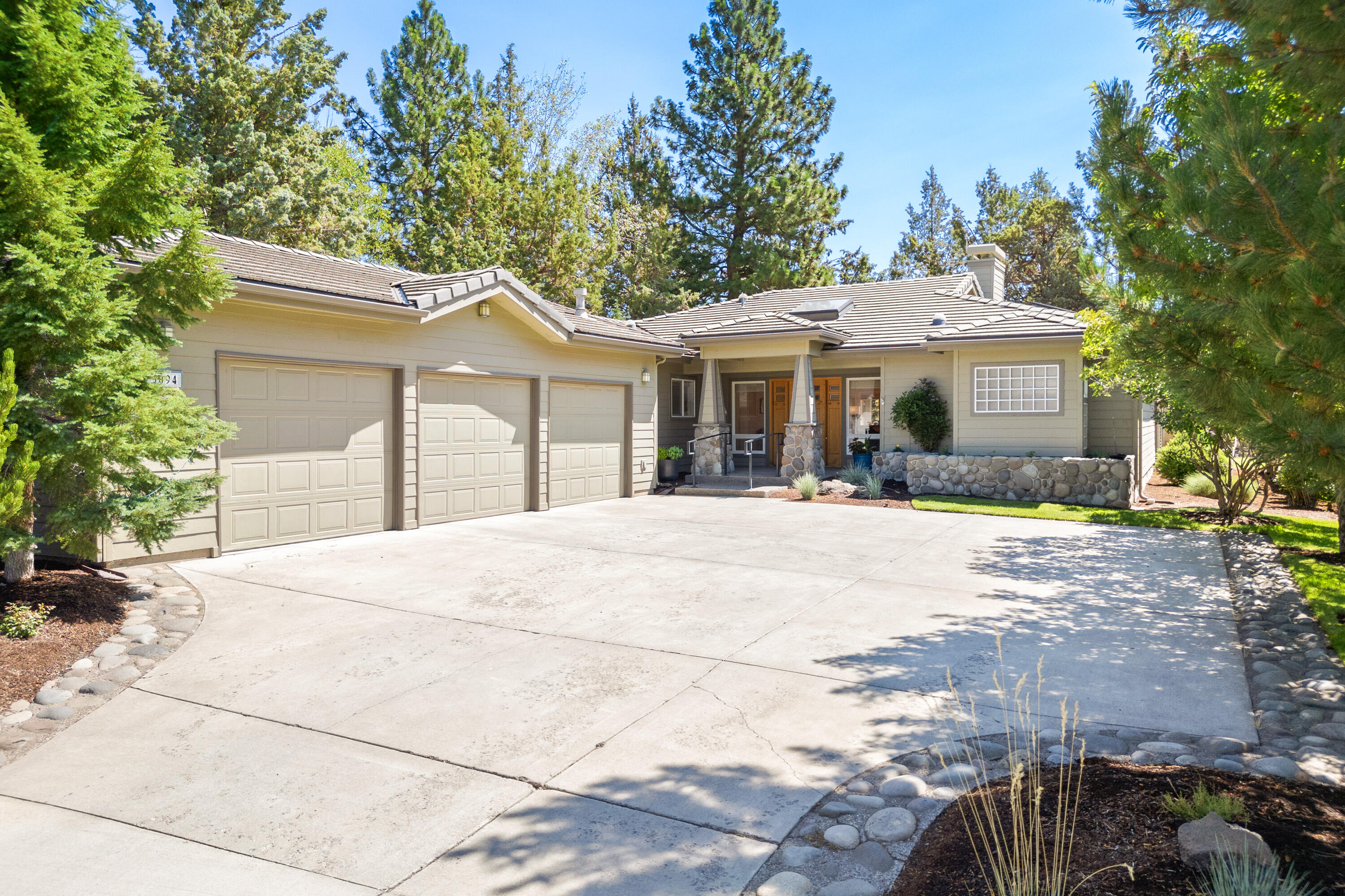 3094 NW Clubhouse Drive