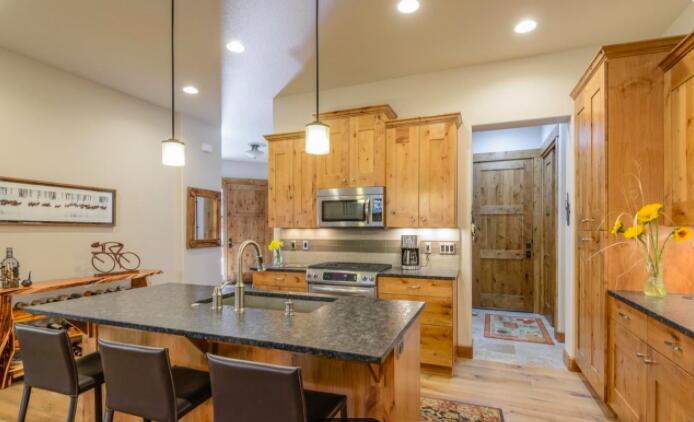 PointsWest - Residential