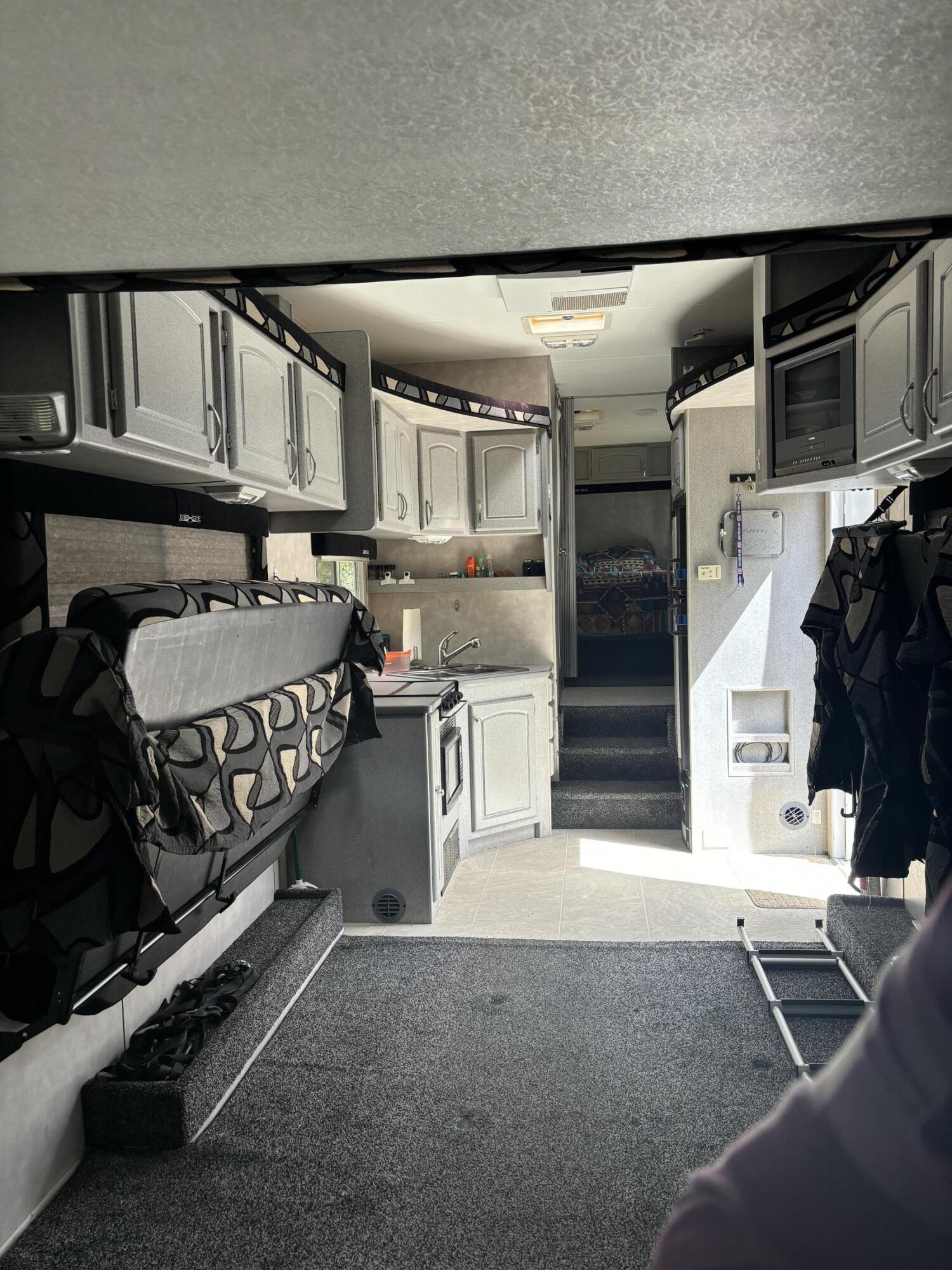 Cw Reeve Resort - Residential