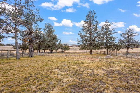 Tiny photo for 65821 Cori Way, Bend, OR 97703 (MLS # 220215833)