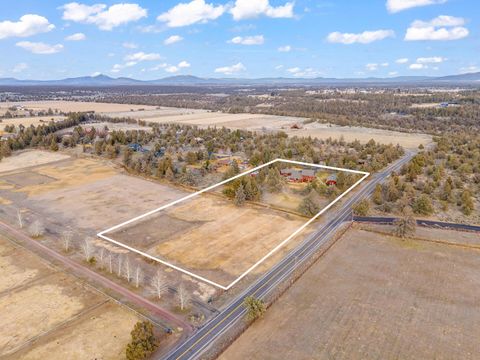 Tiny photo for 65821 Cori Way, Bend, OR 97703 (MLS # 220215833)