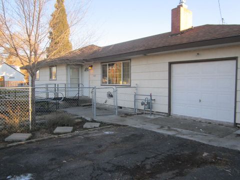 Photo of 3630 Laverne Avenue, Klamath Falls, OR 97603 (MLS # 220213414)