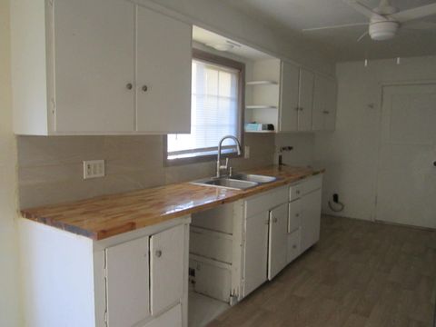 Tiny photo for 3630 Laverne Avenue, Klamath Falls, OR 97603 (MLS # 220213414)