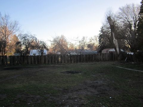Tiny photo for 3630 Laverne Avenue, Klamath Falls, OR 97603 (MLS # 220213414)