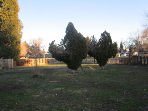 Tiny photo for 3630 Laverne Avenue, Klamath Falls, OR 97603 (MLS # 220213414)