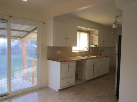 Tiny photo for 3630 Laverne Avenue, Klamath Falls, OR 97603 (MLS # 220213414)