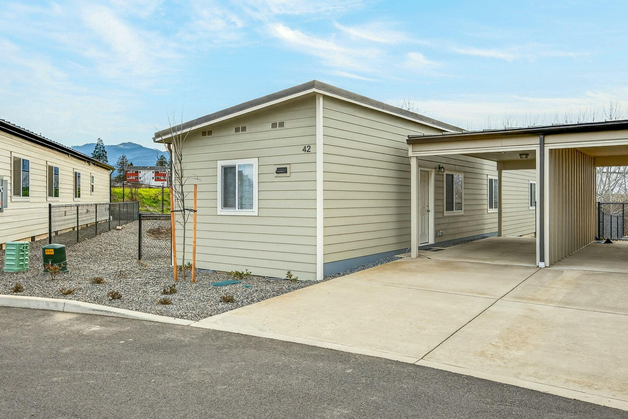 4069 S Pacific Highway 42