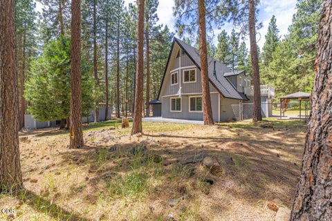 Tiny photo for 17007 Camp Day Lane, Klamath Falls, OR 97601 (MLS # 220223557)