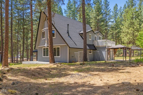 Tiny photo for 17007 Camp Day Lane, Klamath Falls, OR 97601 (MLS # 220223557)