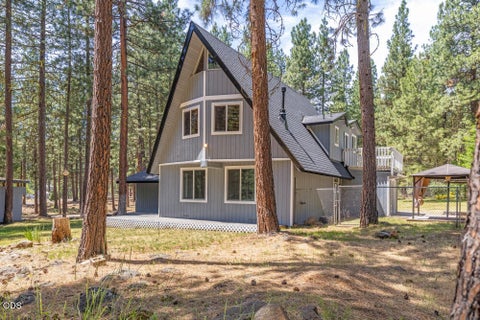 Tiny photo for 17007 Camp Day Lane, Klamath Falls, OR 97601 (MLS # 220223557)