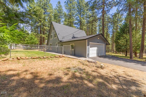 Tiny photo for 17007 Camp Day Lane, Klamath Falls, OR 97601 (MLS # 220223557)