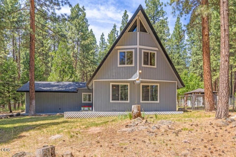 Tiny photo for 17007 Camp Day Lane, Klamath Falls, OR 97601 (MLS # 220223557)