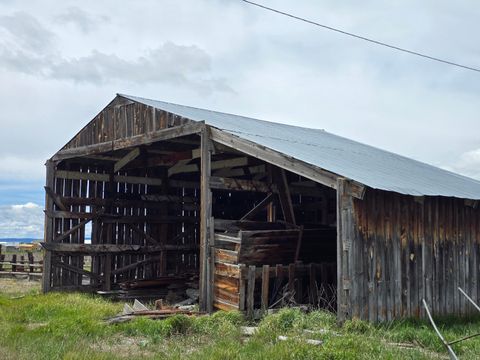 Tiny photo for 18698 Roberta Road, Lakeview, OR 97630 (MLS # 220212344)