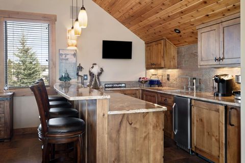 Tiny photo for 60985 Bachelor View Road, Bend, OR 97702 (MLS # 220217837)