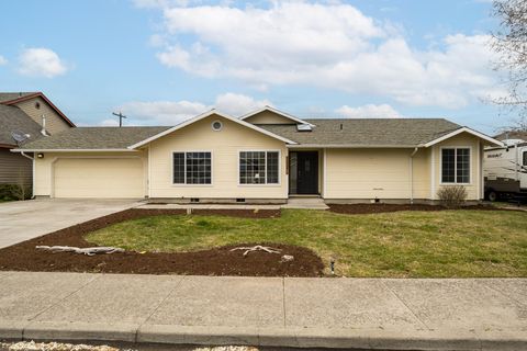 730 NW 19th Place Redmond OR 97756