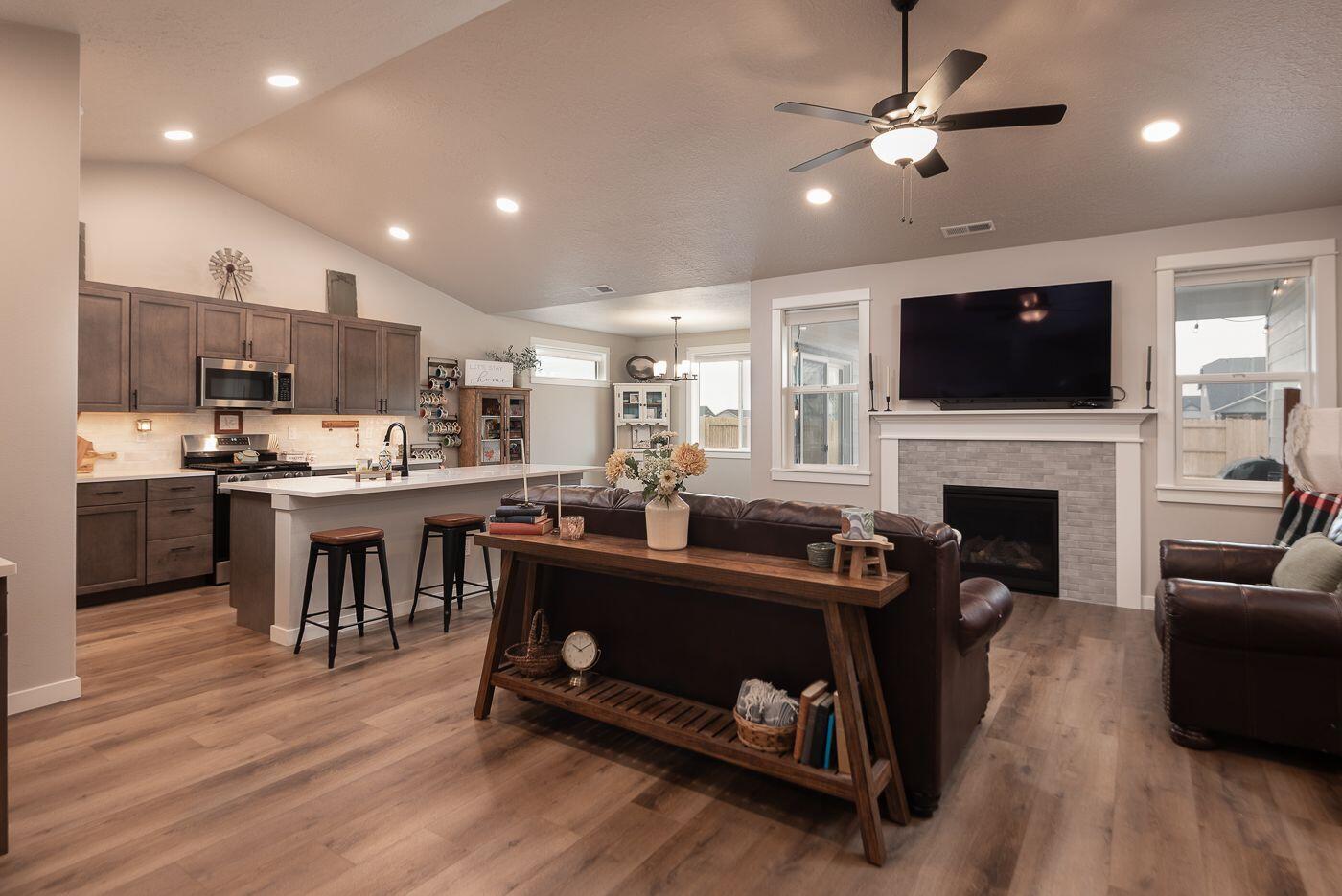 1707 NW Varnish Avenue