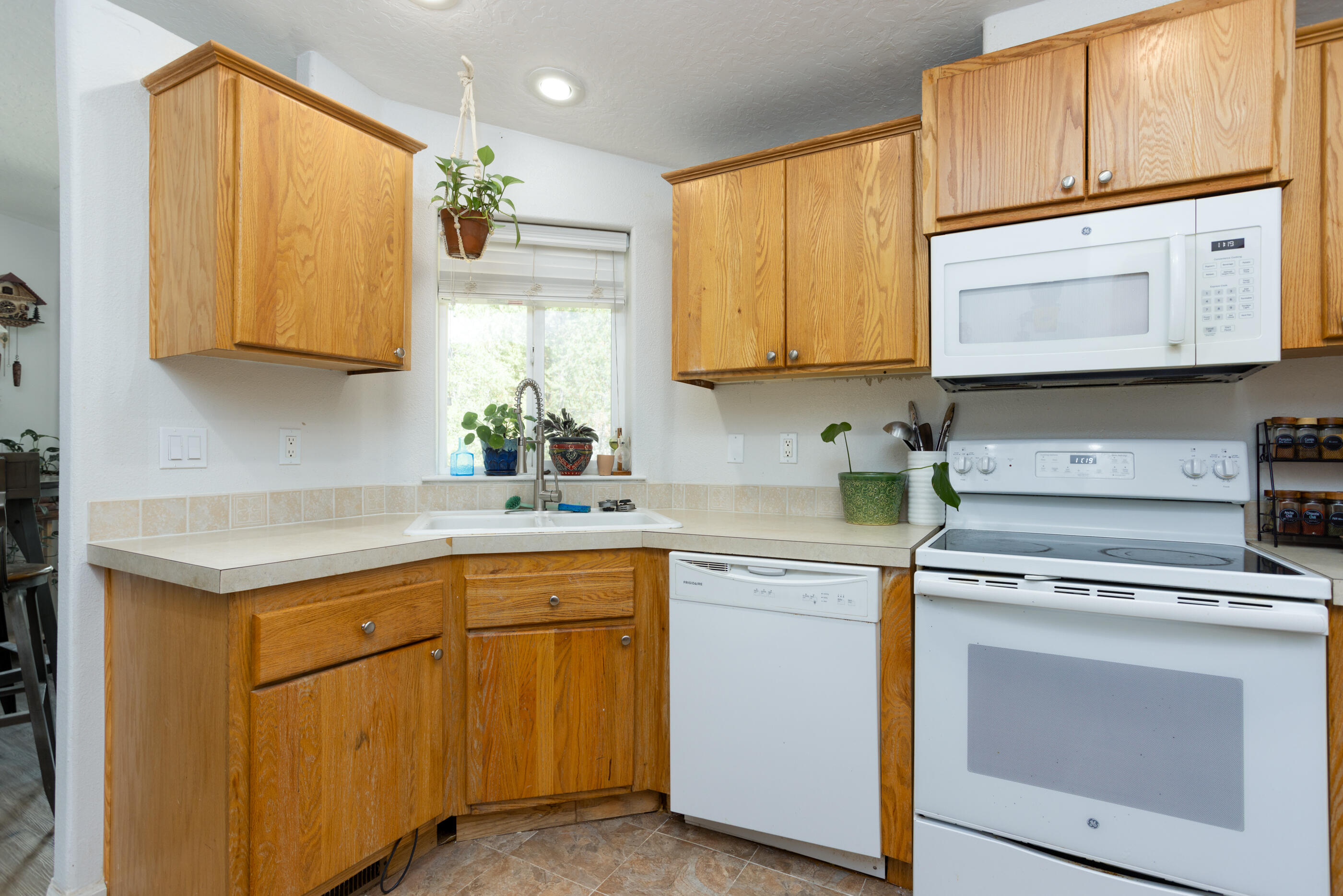 Los Pinos - Residential