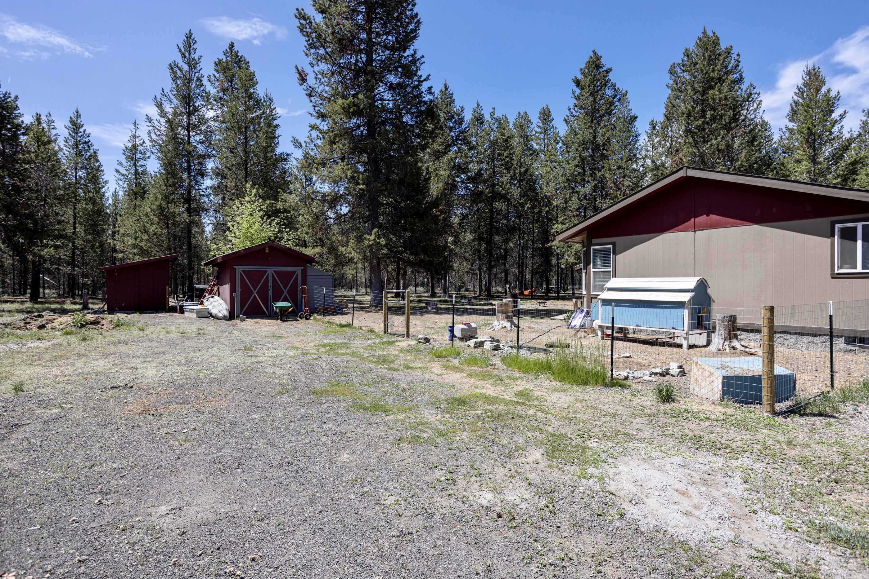 Los Pinos - Residential