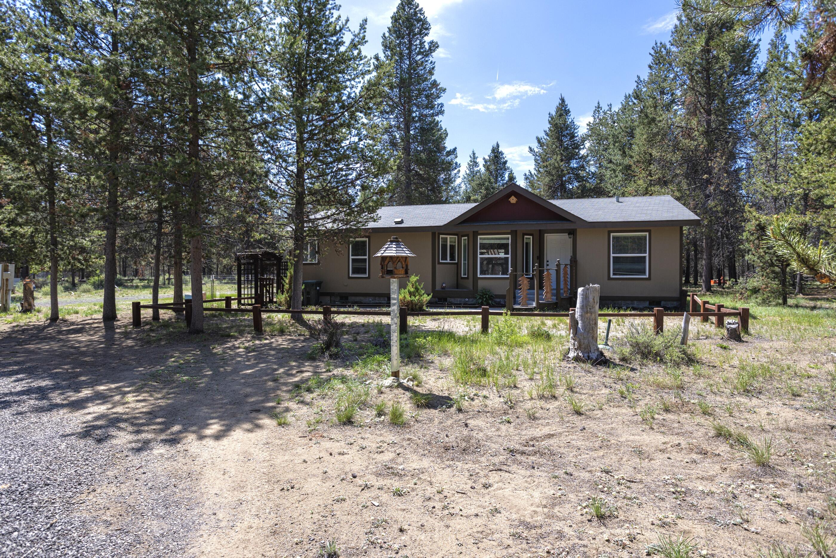 Los Pinos - Residential