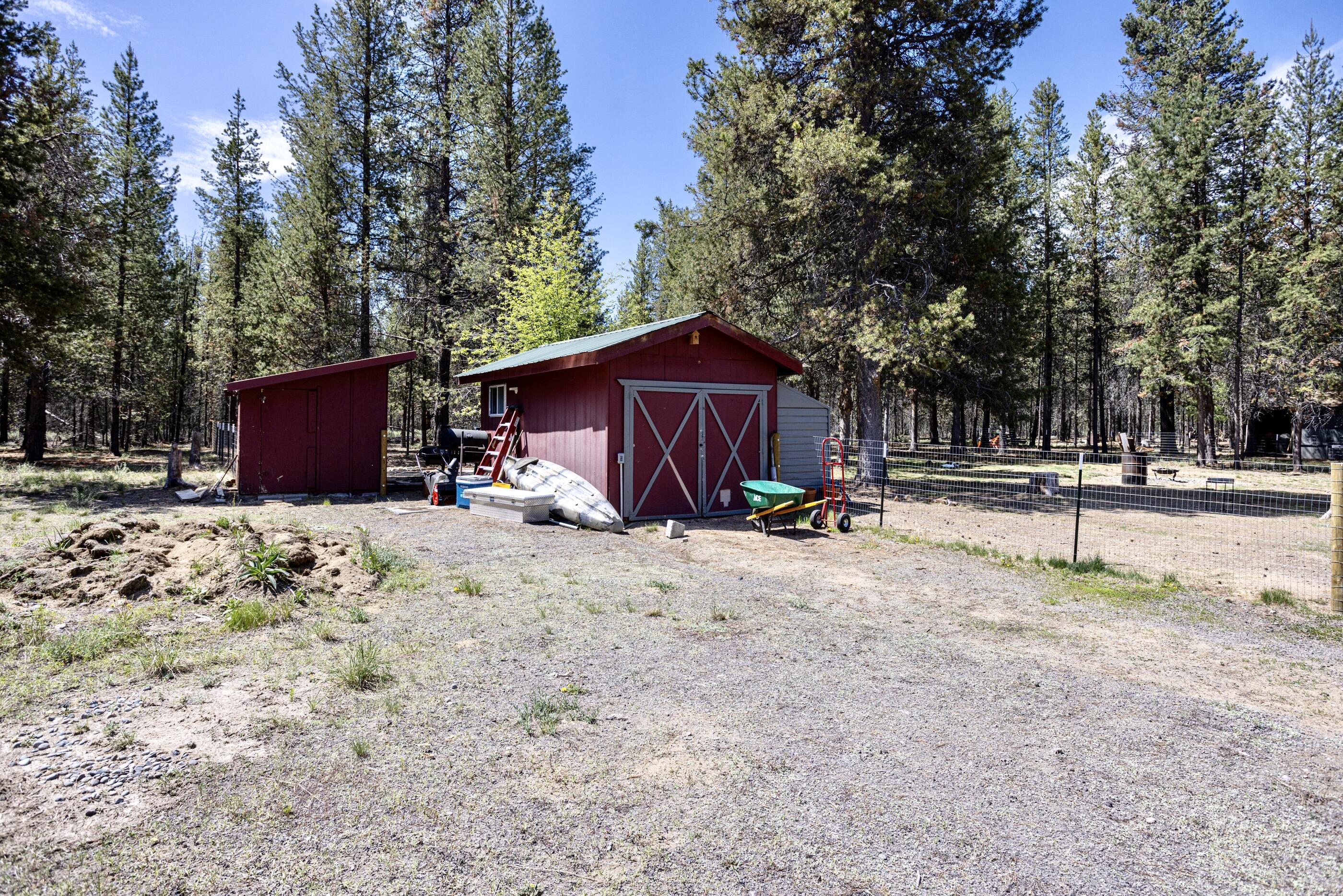 Los Pinos - Residential