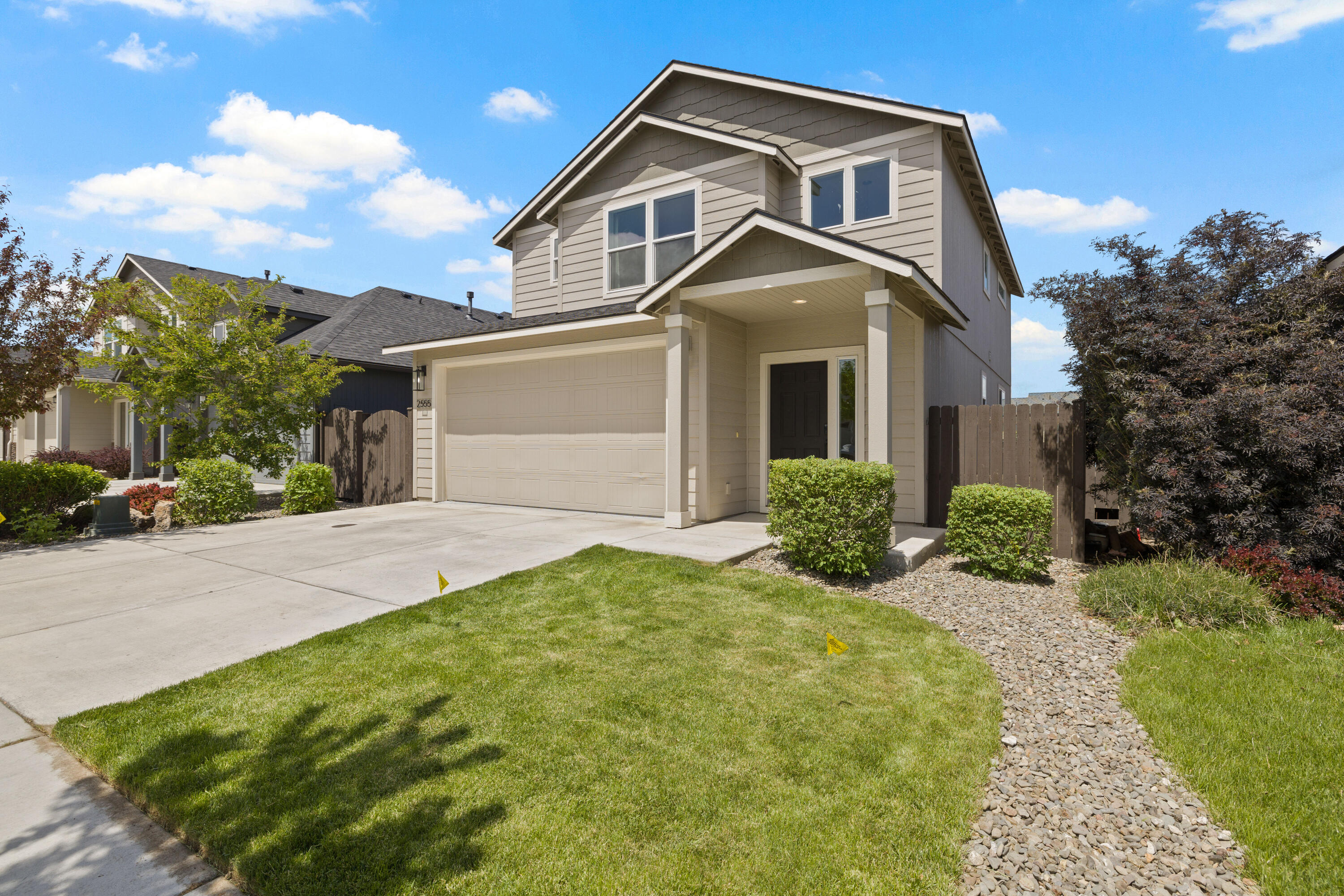 2555 NW Ivy Way
