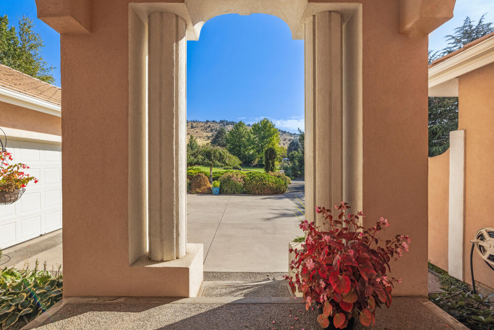 Shield Crest - Residential