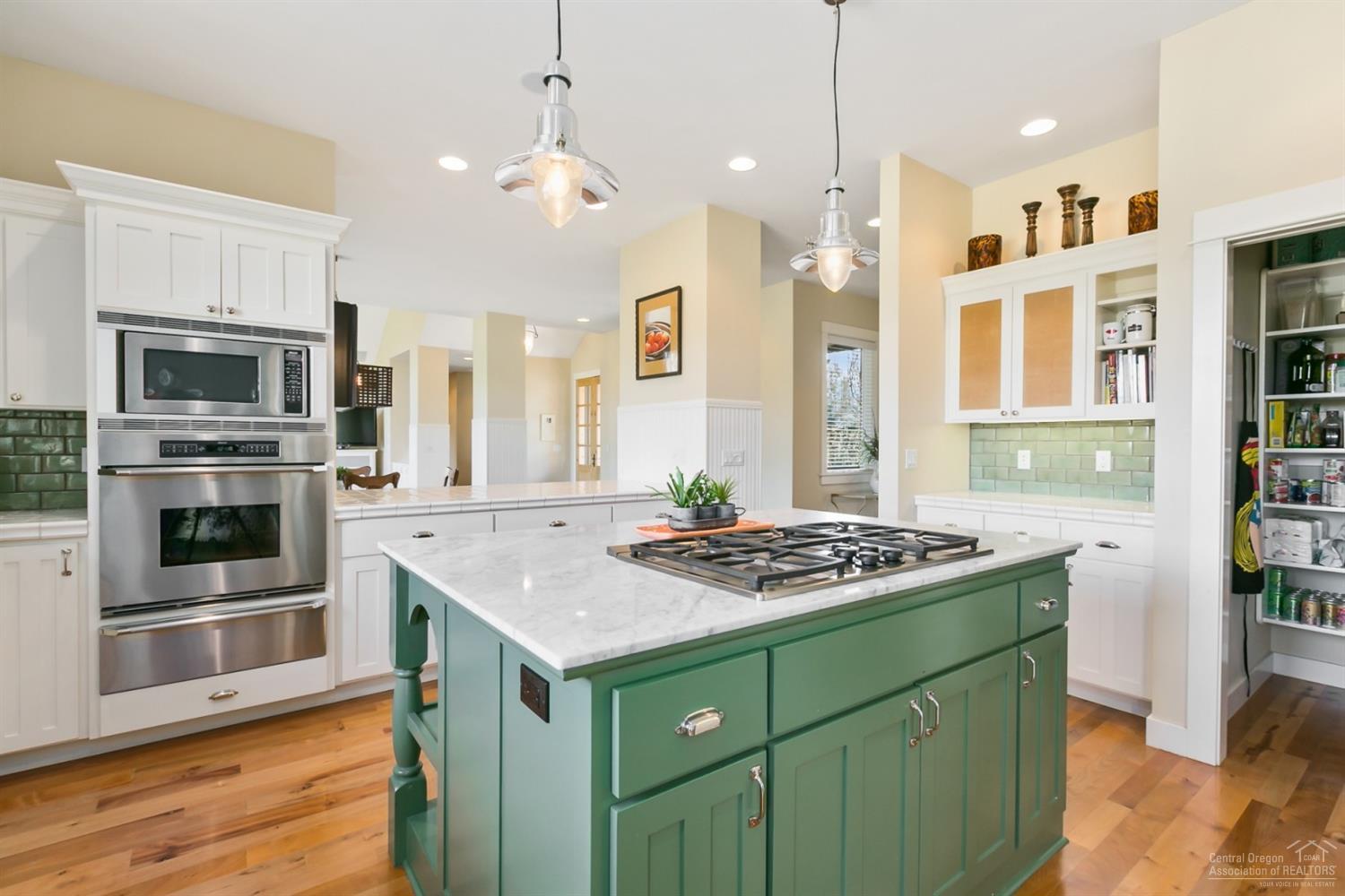 Broken Top - Residential