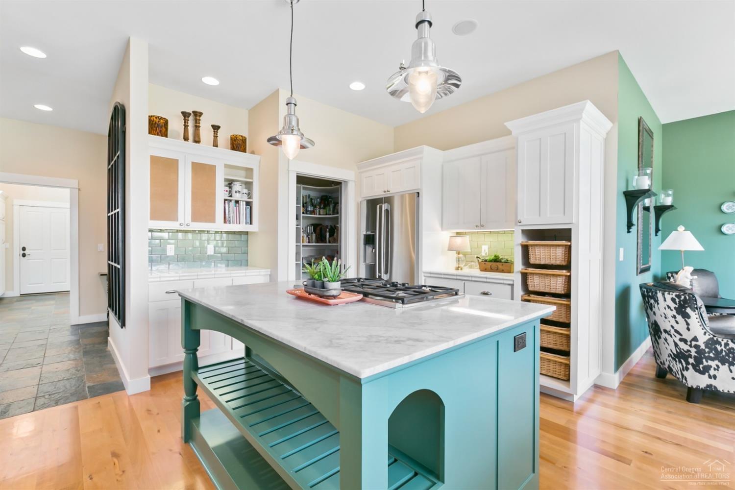 Broken Top - Residential