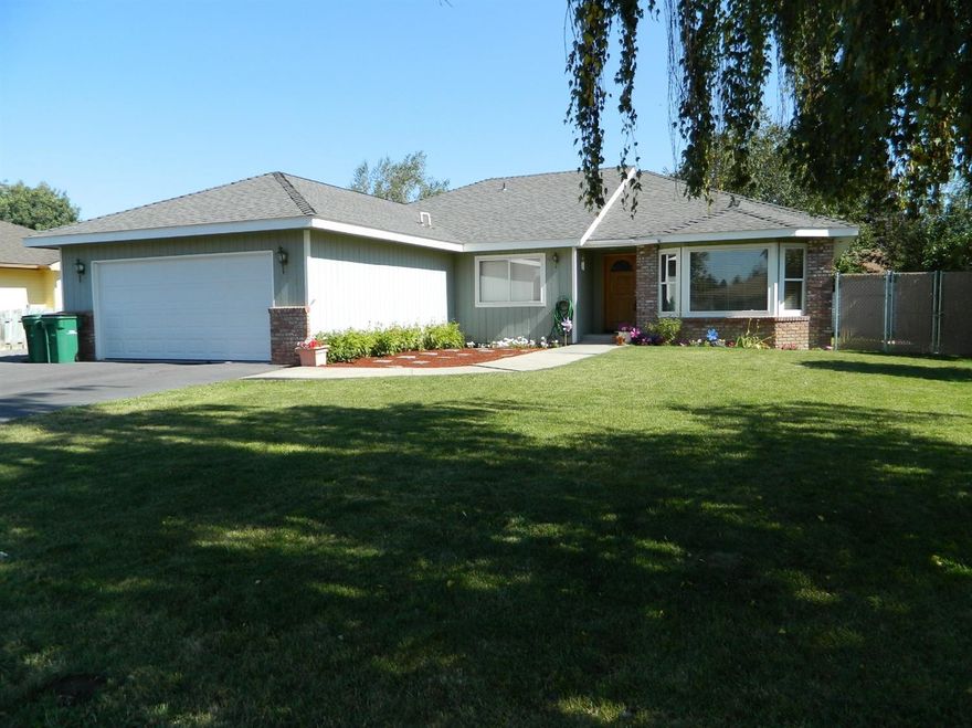 This three bedroom 2 bath home is located in Sunset Village subdivision. There is a living and family room and 2 car attached garage. Gas forced air heat and A/C. There is a huge area for RV parking along side the house.