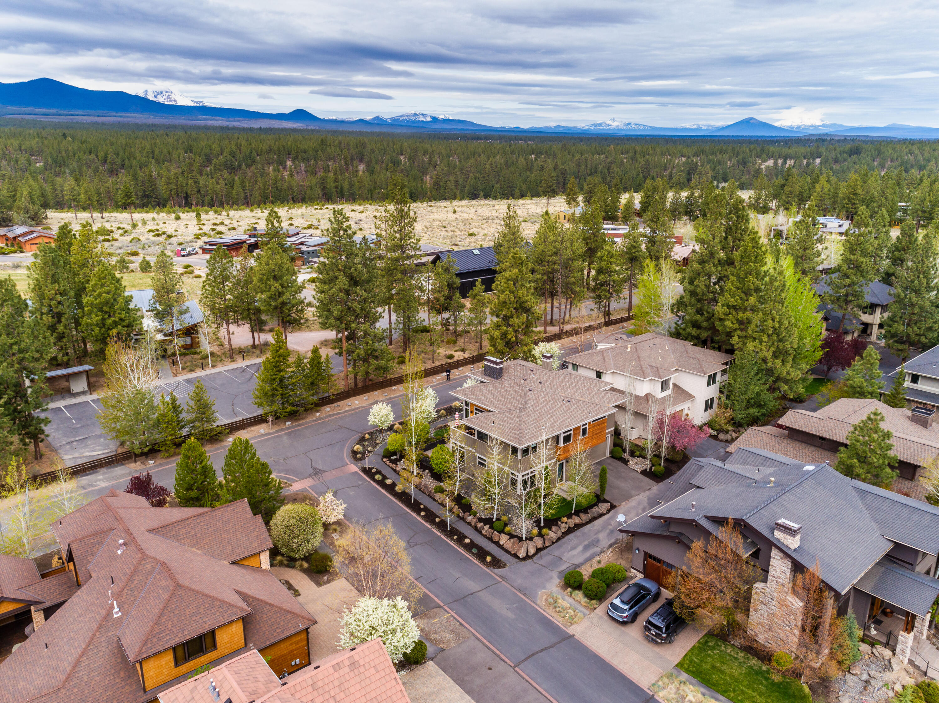 Three Pines - Residential