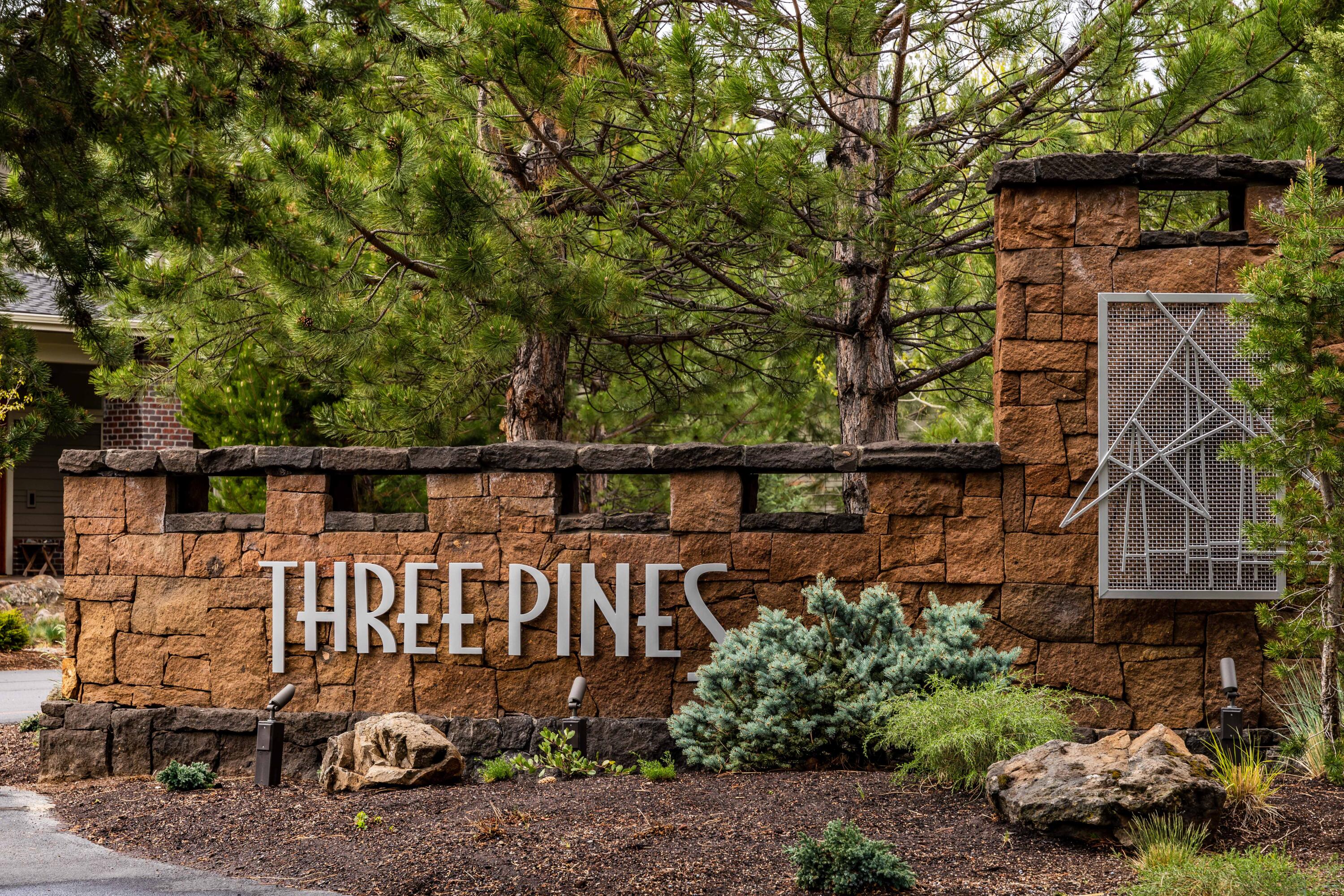 Three Pines - Residential
